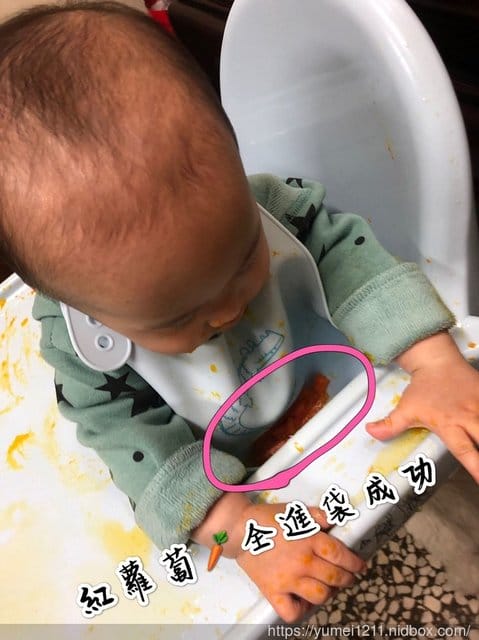 寶寶吃飯的好幫手【BAILEY貝睿哺育用品-BAILEY 矽膠圍兜餐墊禮盒(藍)】 虎寶7M2D