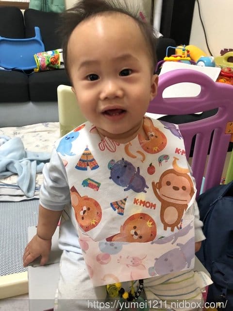 Mother-K【拋棄式防水圍兜】防汙又減量的寶寶外出好幫手 - 第16張圖 Mother-K【拋棄式防水圍兜】防汙又減量的寶寶外出好幫手