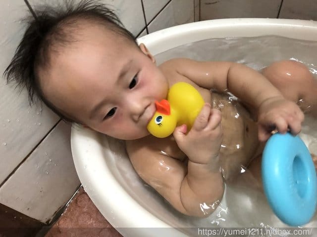 【SOBBLE-棉花糖保溫澡盆-柔軟防撞】新生兒浴盆推薦/寶寶洗澡的防滑澡盆 / - 第33張圖 【SOBBLE-棉花糖保溫澡盆-柔軟防撞】新生兒浴盆推薦/寶寶洗澡的防滑澡盆 /