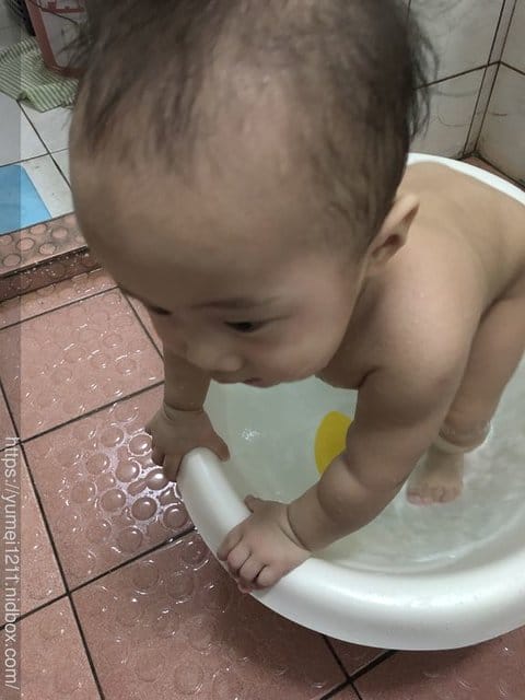 【SOBBLE-棉花糖保溫澡盆-柔軟防撞】新生兒浴盆推薦/寶寶洗澡的防滑澡盆 / - 第37張圖 【SOBBLE-棉花糖保溫澡盆-柔軟防撞】新生兒浴盆推薦/寶寶洗澡的防滑澡盆 /