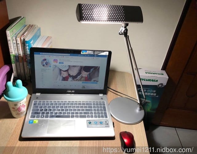 【喜萬年SYLVANIA-第二代 LED小小冰極光護眼檯燈-雙色切換版】 - 第36張圖 【喜萬年SYLVANIA-第二代 LED小小冰極光護眼檯燈-雙色切換版】