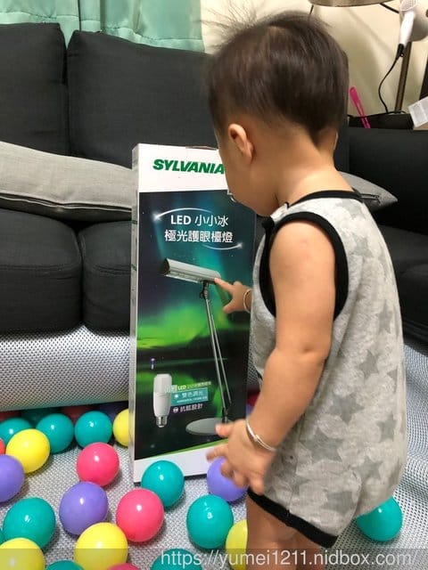 【喜萬年SYLVANIA-第二代 LED小小冰極光護眼檯燈-雙色切換版】 - 第9張圖 【喜萬年SYLVANIA-第二代 LED小小冰極光護眼檯燈-雙色切換版】