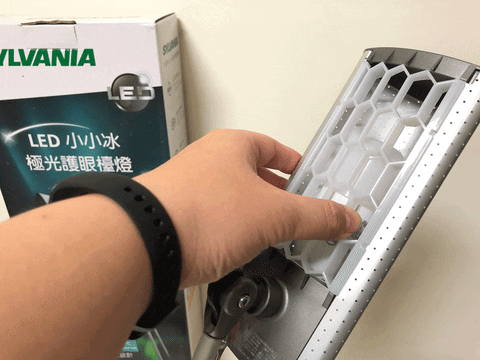【喜萬年SYLVANIA-第二代 LED小小冰極光護眼檯燈-雙色切換版】 - 第19張圖 【喜萬年SYLVANIA-第二代 LED小小冰極光護眼檯燈-雙色切換版】