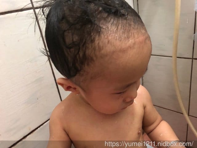 【 EXPECT傳佳知寶】babyhood可達鴨洗頭帽,讓寶寶慢慢愛上洗頭 - 第4張圖 【 EXPECT傳佳知寶】babyhood可達鴨洗頭帽,讓寶寶慢慢愛上洗頭