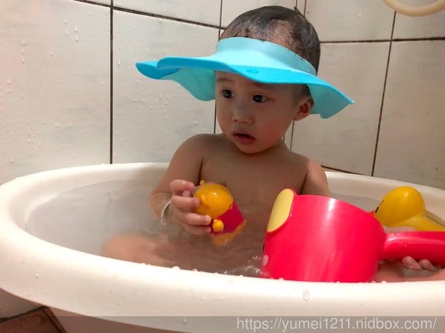 【 EXPECT傳佳知寶】babyhood可達鴨洗頭帽,讓寶寶慢慢愛上洗頭 - 第10張圖 【 EXPECT傳佳知寶】babyhood可達鴨洗頭帽,讓寶寶慢慢愛上洗頭