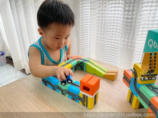 益智玩具【 Qbi 益智磁吸軌道玩具】玩與創造兼具,無限擴充的磁力建構軌道車、開發幼兒大腦淺能,台灣在地製造設計 l 啟蒙玩具 - 第5張圖 益智玩具【 Qbi 益智磁吸軌道玩具】玩與創造兼具,無限擴充的磁力建構軌道車、開發幼兒大腦淺能,台灣在地製造設計 l 啟蒙玩具