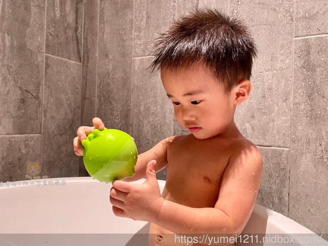 洗澡玩具【 Plui小章魚洗澡樂-海草綠】讓孩子享受歡樂沐浴時光,加深與我們的親子互動-跩媽咪 - 第9張圖 洗澡玩具【 Plui小章魚洗澡樂-海草綠】讓孩子享受歡樂沐浴時光,加深與我們的親子互動-跩媽咪