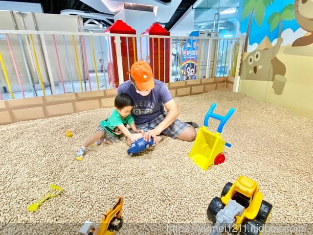 台中東區/ 雨天備案/親子旅遊【大魯閣遊戲愛樂園】新時代店,仿真超市超市 旋轉木馬,Mr.咖哩餐聽 - 第39張圖 台中東區/ 雨天備案/親子旅遊【大魯閣遊戲愛樂園】新時代店,仿真超市超市 旋轉木馬,Mr.咖哩餐聽