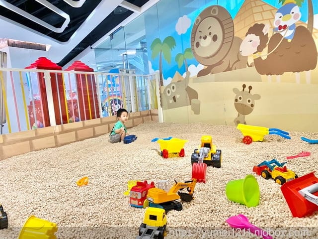 台中東區/ 雨天備案/親子旅遊【大魯閣遊戲愛樂園】新時代店,仿真超市超市 旋轉木馬,Mr.咖哩餐聽 - 第37張圖 台中東區/ 雨天備案/親子旅遊【大魯閣遊戲愛樂園】新時代店,仿真超市超市 旋轉木馬,Mr.咖哩餐聽