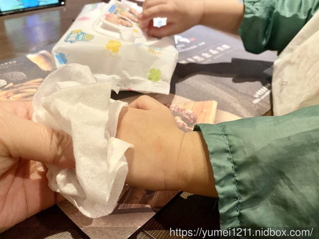 【拭拭樂】超厚嬰兒抗菌柔濕巾/巧扣立保潔蓋/無刺激性的嬰兒濕紙巾
