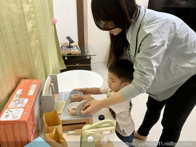 兒童玩具廚具系列/想像遊戲推薦-Teamson木製法蘭克福桌上型廚房玩具/木製玩具立式攪拌機組 - 第10張圖 兒童玩具廚具系列/想像遊戲推薦-Teamson木製法蘭克福桌上型廚房玩具/木製玩具立式攪拌機組