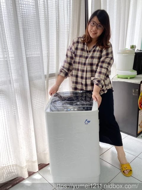 美國Frigidaire富及第 4.5KG 全自動迷你洗衣機-直立式窄身洗衣機又省水, FAW-0451S - 第2張圖 美國Frigidaire富及第 4.5KG 全自動迷你洗衣機-直立式窄身洗衣機又省水, FAW-0451S