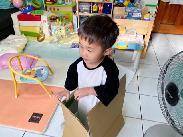 親子手作|紙箱恐龍DIY|防疫在家時間快轉的最好方式 - 第3張圖 親子手作|紙箱恐龍DIY|防疫在家時間快轉的最好方式