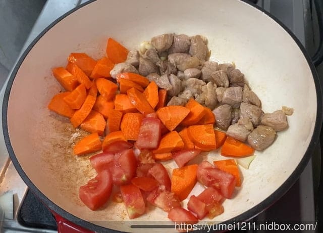 鑄鐵鍋家常料理食譜-【Amercook】LA PLURIEL系列30cm多彩加厚白琺瑯鑄鐵鍋-超值組(赫本紅 - 第20張圖 鑄鐵鍋家常料理食譜-【Amercook】LA PLURIEL系列30cm多彩加厚白琺瑯鑄鐵鍋-超值組(赫本紅