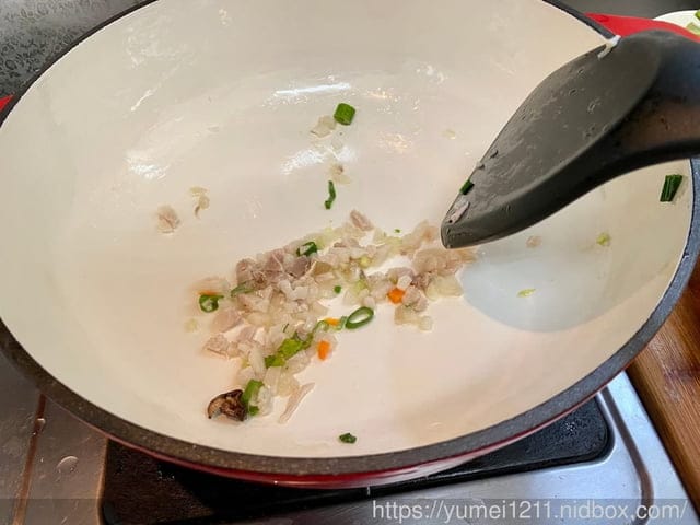 鑄鐵鍋家常料理食譜-【Amercook】LA PLURIEL系列30cm多彩加厚白琺瑯鑄鐵鍋-超值組(赫本紅 - 第13張圖 鑄鐵鍋家常料理食譜-【Amercook】LA PLURIEL系列30cm多彩加厚白琺瑯鑄鐵鍋-超值組(赫本紅