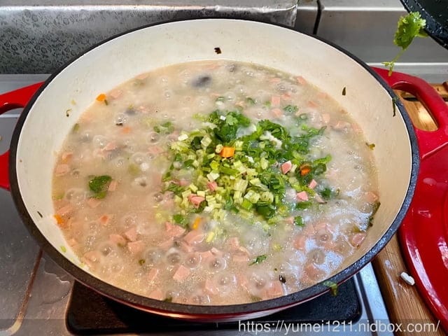 鑄鐵鍋家常料理食譜-【Amercook】LA PLURIEL系列30cm多彩加厚白琺瑯鑄鐵鍋-超值組(赫本紅 - 第17張圖 鑄鐵鍋家常料理食譜-【Amercook】LA PLURIEL系列30cm多彩加厚白琺瑯鑄鐵鍋-超值組(赫本紅