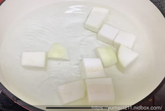 鑄鐵鍋家常料理食譜-【Amercook】LA PLURIEL系列30cm多彩加厚白琺瑯鑄鐵鍋-超值組(赫本紅 - 第30張圖 鑄鐵鍋家常料理食譜-【Amercook】LA PLURIEL系列30cm多彩加厚白琺瑯鑄鐵鍋-超值組(赫本紅