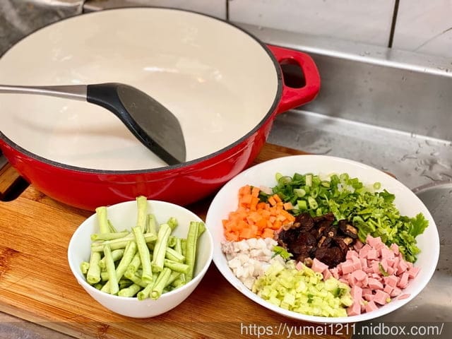 鑄鐵鍋家常料理食譜-【Amercook】LA PLURIEL系列30cm多彩加厚白琺瑯鑄鐵鍋-超值組(赫本紅 - 第12張圖 鑄鐵鍋家常料理食譜-【Amercook】LA PLURIEL系列30cm多彩加厚白琺瑯鑄鐵鍋-超值組(赫本紅