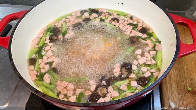 鑄鐵鍋家常料理食譜-【Amercook】LA PLURIEL系列30cm多彩加厚白琺瑯鑄鐵鍋-超值組(赫本紅 - 第15張圖 鑄鐵鍋家常料理食譜-【Amercook】LA PLURIEL系列30cm多彩加厚白琺瑯鑄鐵鍋-超值組(赫本紅