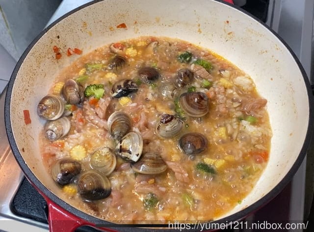 鑄鐵鍋家常料理食譜-【Amercook】LA PLURIEL系列30cm多彩加厚白琺瑯鑄鐵鍋-超值組(赫本紅 - 第9張圖 鑄鐵鍋家常料理食譜-【Amercook】LA PLURIEL系列30cm多彩加厚白琺瑯鑄鐵鍋-超值組(赫本紅
