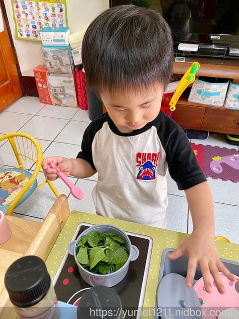 廚房遊戲-Teamson小廚師波爾多木製家家酒玩具小廚房,探索小主廚的夢想世界 - 第13張圖 廚房遊戲-Teamson小廚師波爾多木製家家酒玩具小廚房,探索小主廚的夢想世界