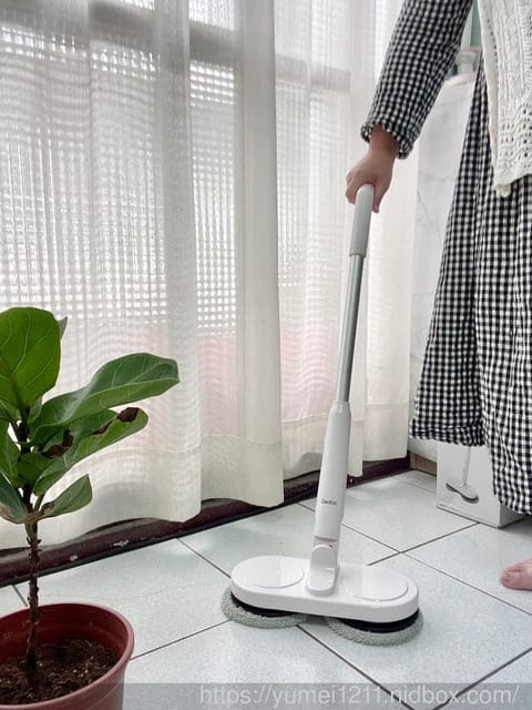 3C家電|Zodiac諾帝亞無線電動旋轉拖把|讓每次彎腰用力打掃變成過去式吧 - 第11張圖 3C家電|Zodiac諾帝亞無線電動旋轉拖把|讓每次彎腰用力打掃變成過去式吧