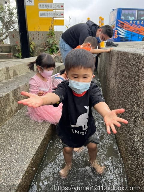 台中親子景點｜螃蟹的匠師-葵海休閒農場｜玩泥巴、抓螃蟹、划船、控窯、玩水｜玩樂分享