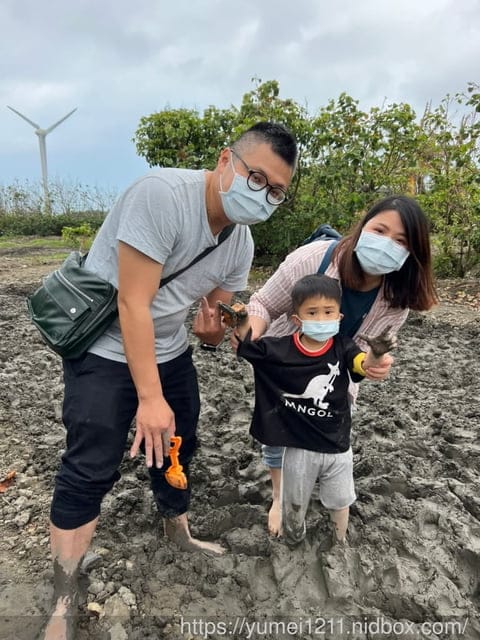 台中親子景點｜螃蟹的匠師-葵海休閒農場｜玩泥巴、抓螃蟹、划船、控窯、玩水｜玩樂分享