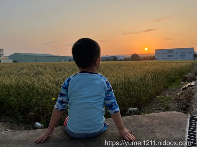 台中親子景點｜螃蟹的匠師-葵海休閒農場｜玩泥巴、抓螃蟹、划船、控窯、玩水｜玩樂分享