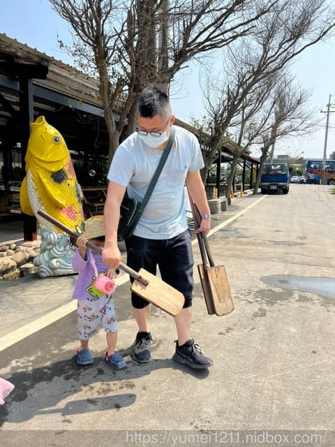 台中親子景點｜螃蟹的匠師-葵海休閒農場｜玩泥巴、抓螃蟹、划船、控窯、玩水｜玩樂分享