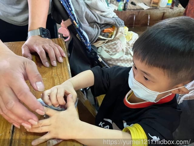 台中親子景點｜螃蟹的匠師-葵海休閒農場｜玩泥巴、抓螃蟹、划船、控窯、玩水｜玩樂分享