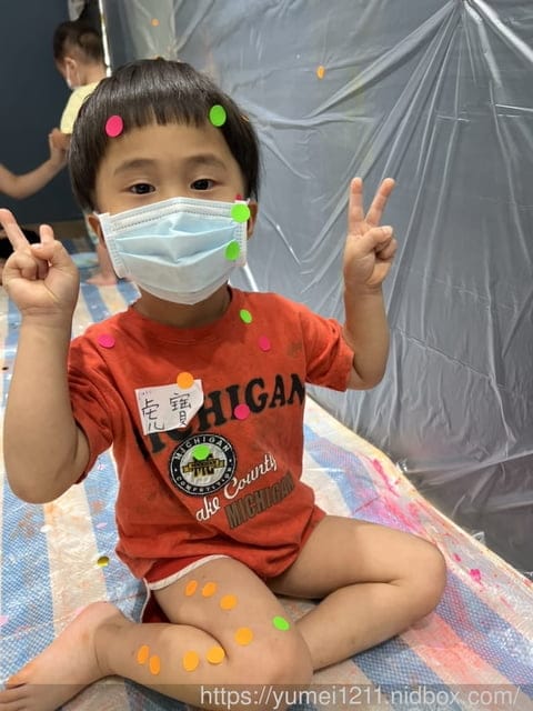 台中幼兒塗鴉課|螢光主題畫畫課|today一起畫|黑暗中作畫|煙火|有影片 - 第15張圖 台中幼兒塗鴉課|螢光主題畫畫課|today一起畫|黑暗中作畫|煙火|有影片