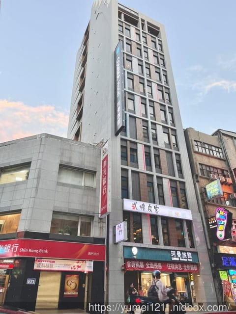 台北西門町住宿推薦|珂曼旅館COMMA Boutique Hotel|台北旅遊的中繼點|全房型介紹 - 第2張圖 台北西門町住宿推薦|珂曼旅館COMMA Boutique Hotel|台北旅遊的中繼點|全房型介紹
