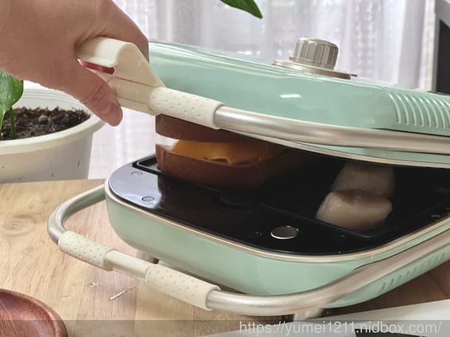 輕食土司｜iNNOHOME-復古三明治機｜3.2公分超厚實的熱壓吐司｜視覺更”厚”看喔