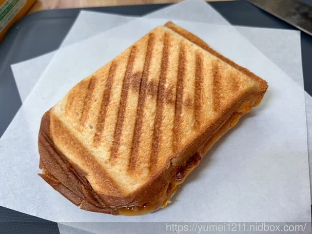輕食土司｜iNNOHOME-復古三明治機｜3.2公分超厚實的熱壓吐司｜視覺更”厚”看喔