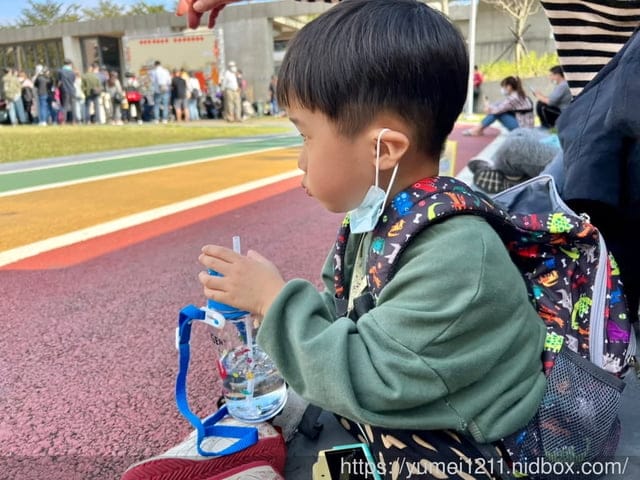 兒童背包推薦|英國HUGGER兒童背包|開始準備自己想要帶出門的物品 也是培養自主獨立的方式喔 - 第20張圖 兒童背包推薦|英國HUGGER兒童背包|開始準備自己想要帶出門的物品 也是培養自主獨立的方式喔