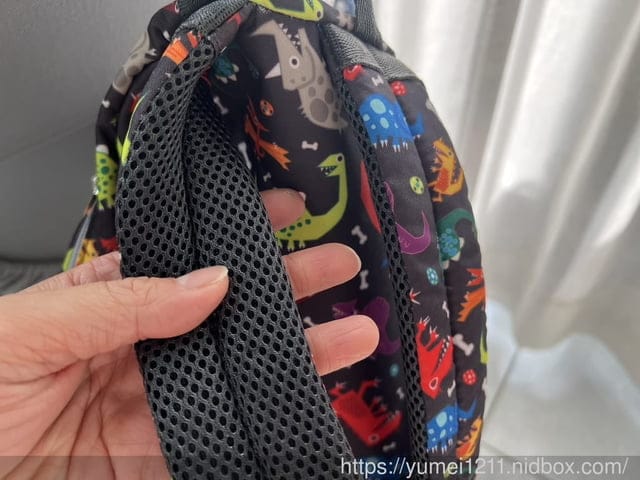 兒童背包推薦|英國HUGGER兒童背包|開始準備自己想要帶出門的物品 也是培養自主獨立的方式喔 - 第5張圖 兒童背包推薦|英國HUGGER兒童背包|開始準備自己想要帶出門的物品 也是培養自主獨立的方式喔