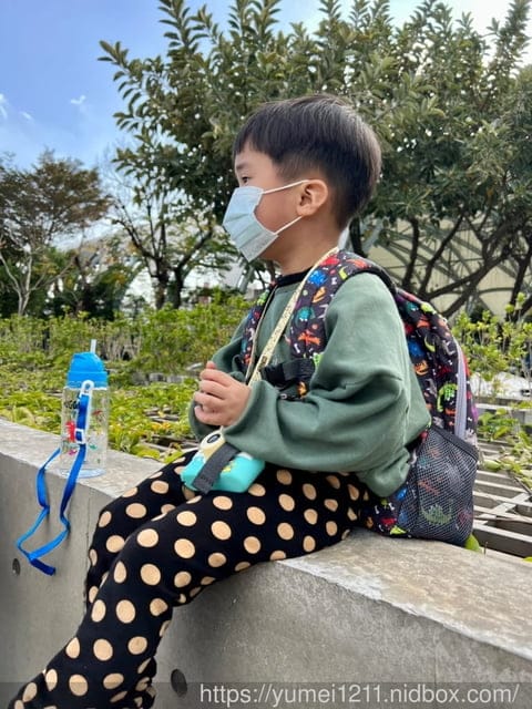 兒童背包推薦|英國HUGGER兒童背包|開始準備自己想要帶出門的物品 也是培養自主獨立的方式喔 - 第19張圖 兒童背包推薦|英國HUGGER兒童背包|開始準備自己想要帶出門的物品 也是培養自主獨立的方式喔