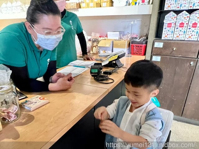 南投埔里親子景點|豐年農場|A套裝行程相當值回票價|免門票、免費導覽採菇、披薩DIY、菇菇彩繪|雨天備案 - 第86張圖 南投埔里親子景點|豐年農場|A套裝行程相當值回票價|免門票、免費導覽採菇、披薩DIY、菇菇彩繪|雨天備案