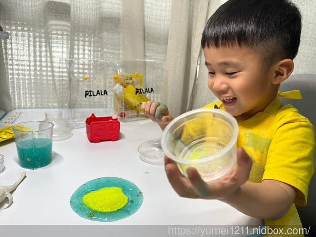 開箱|Pilala皮拉拉史萊姆DIY材料包|安全無毒放心玩簡單上手,超紓壓 - 第16張圖 開箱|Pilala皮拉拉史萊姆DIY材料包|安全無毒放心玩簡單上手,超紓壓