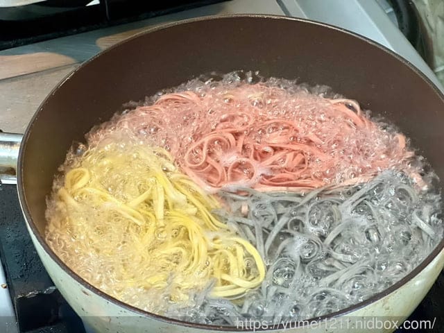 農場美食開箱｜彰化農場｜滇緬台灣黑豬肉臘肉｜滇緬台灣黑豬肉香腸｜八彩麵｜七彩蔬果粄條｜東央酸辣拌醬｜香辣馬告素拌醬