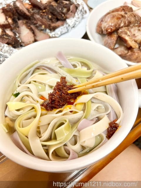 農場美食開箱｜彰化農場｜滇緬台灣黑豬肉臘肉｜滇緬台灣黑豬肉香腸｜八彩麵｜七彩蔬果粄條｜東央酸辣拌醬｜香辣馬告素拌醬