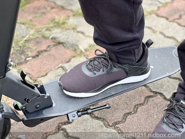 電動滑板車推薦|Waymax Lite-2電動滑板車|孩子放電神器|騎乘在公園裡回頭率超高的 - 第12張圖 電動滑板車推薦|Waymax Lite-2電動滑板車|孩子放電神器|騎乘在公園裡回頭率超高的