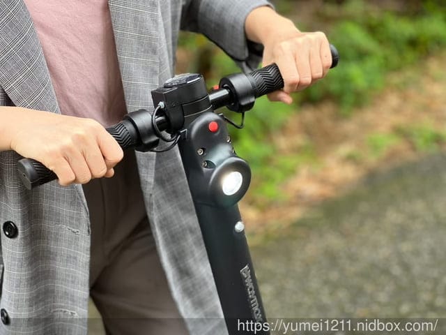 電動滑板車推薦|Waymax Lite-2電動滑板車|孩子放電神器|騎乘在公園裡回頭率超高的 - 第13張圖 電動滑板車推薦|Waymax Lite-2電動滑板車|孩子放電神器|騎乘在公園裡回頭率超高的