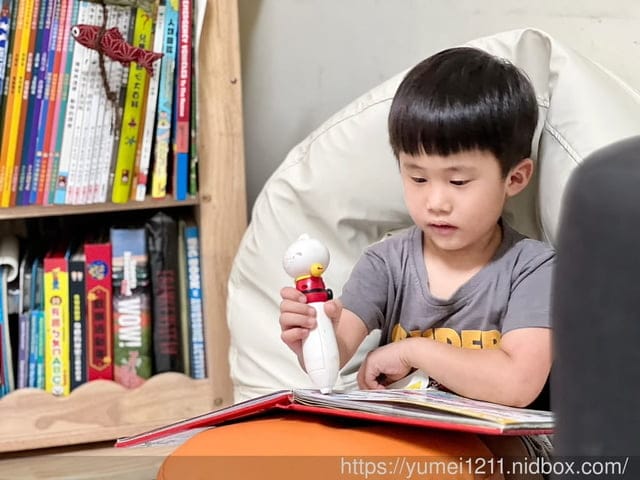 實木旋轉書櫃推薦|兒童傢俱|無限探索旋轉書櫃|Man&Kids寵小孩兒童生活家居|提升孩子的閱讀動機 - 第22張圖 實木旋轉書櫃推薦|兒童傢俱|無限探索旋轉書櫃|Man&Kids寵小孩兒童生活家居|提升孩子的閱讀動機
