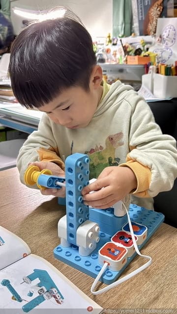 STEM程式編碼積木｜WhalesBot A3 智能程式積木鯨魚機器人｜創意和邏輯力｜專為3-5歲孩童設計｜程式啟蒙積木機器人