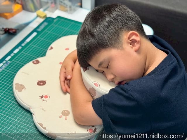 小學生午睡枕推薦|GreySa格蕾莎月兒午安枕+雲朵午睡墊開箱心得:孩子午休更舒服了! - 第10張圖 小學生午睡枕推薦|GreySa格蕾莎月兒午安枕+雲朵午睡墊開箱心得:孩子午休更舒服了!