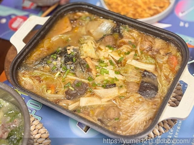 宅配美食【 i3Fresh 愛上新鮮 × 吳秉承師傅 】聯名砂鍋魚頭開箱|在家也能享受到名廚等級美食 - 第2張圖 宅配美食【 i3Fresh 愛上新鮮 × 吳秉承師傅 】聯名砂鍋魚頭開箱|在家也能享受到名廚等級美食