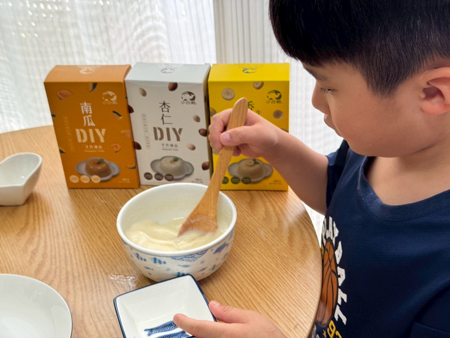小白鯨DIY凍品｜親子一起做甜點，連孩子都超投入的小白鯨凍品｜周末手作時光