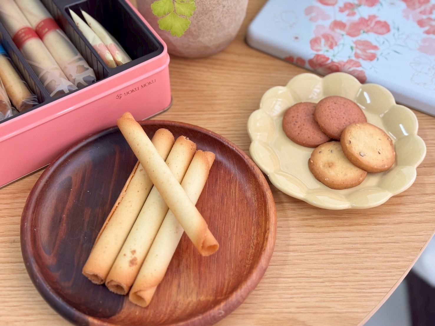 春日必備!YOKU MOKU 春季限定綜合禮盒|原味雪茄蛋捲・巧克力雪茄蛋捲・草莓脆餅・蜂蜜杏仁脆餅開箱 - 第6張圖 春日必備!YOKU MOKU 春季限定綜合禮盒|原味雪茄蛋捲・巧克力雪茄蛋捲・草莓脆餅・蜂蜜杏仁脆餅開箱
